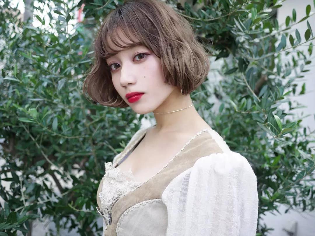 2019女士短发内c卷
